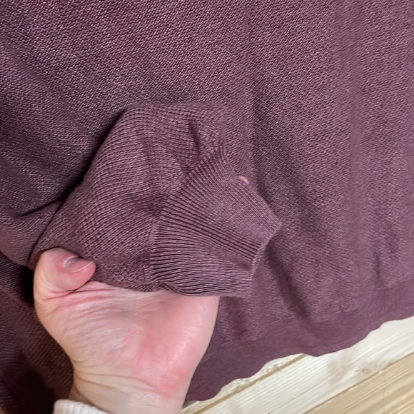 American Eagle size large burgundy color ballon sleeve lightweight crew sweater - Picture 3 of 7